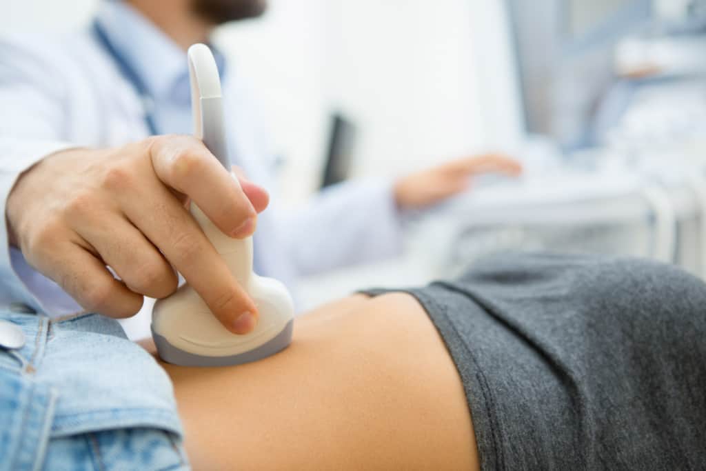 Ultraschalluntersuchung am Anfang der Schwangerschaft
